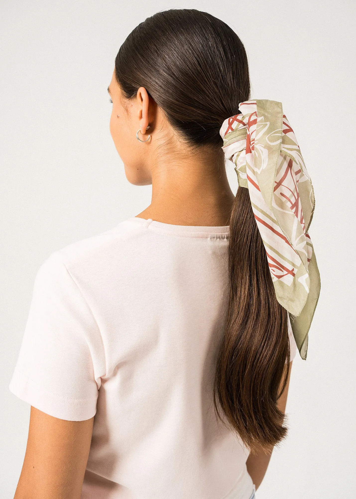 Floral Silk Square Scarf  patterned (PROMENADE)
