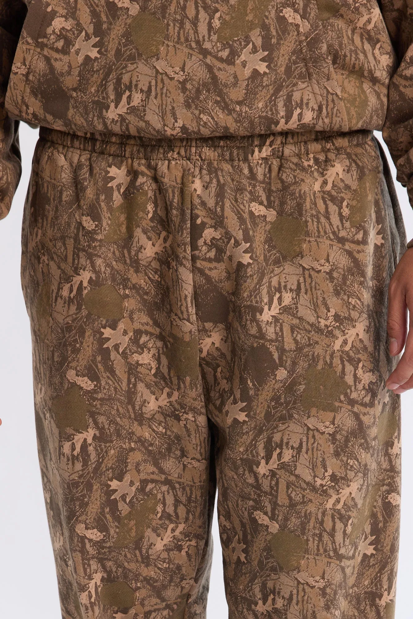 Jogger en molleton motif camouflage d'arbres Arsenic homme